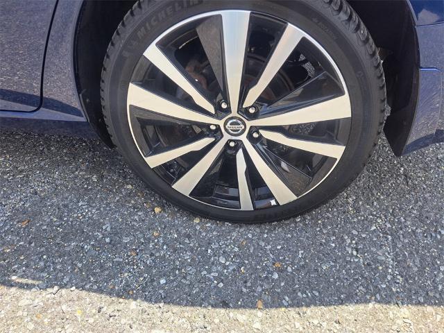 Photo of 2019 Blue Nissan Altima