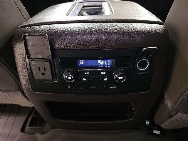 Photo of 2019 Summit White GMC Yukon XL