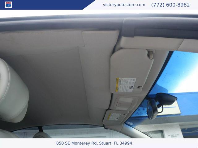 Photo of 2009 Moonlight White INFINITI G37