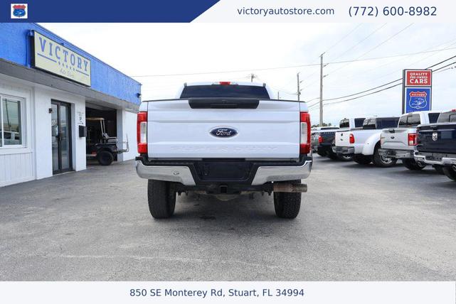 Photo of 2018 Oxford White Ford F-250