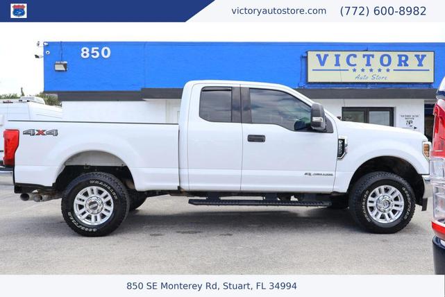 Photo of 2018 Oxford White Ford F-250