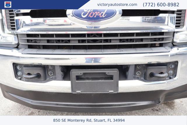 Photo of 2018 Oxford White Ford F-250