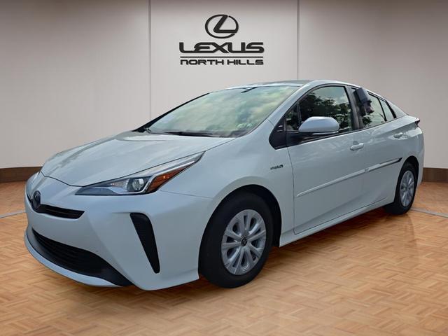 Photo of 2020 Blizzard Pearl Toyota Prius