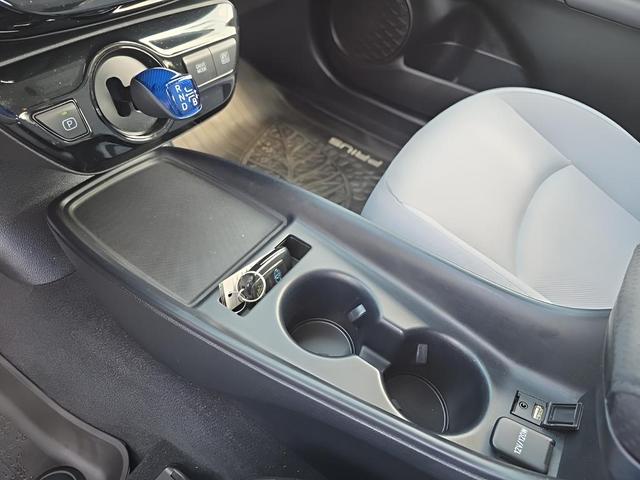 Photo of 2020 Blizzard Pearl Toyota Prius