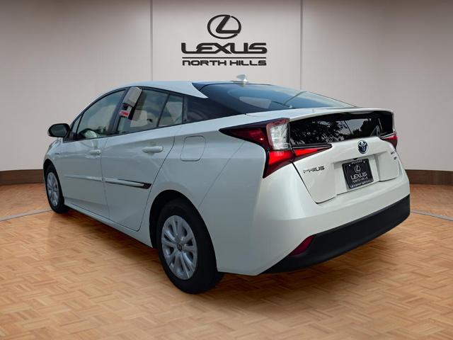 Photo of 2020 Blizzard Pearl Toyota Prius