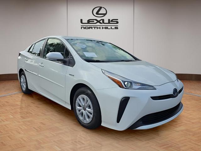 Photo of 2020 Blizzard Pearl Toyota Prius