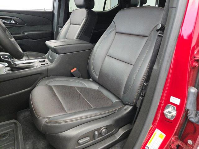 Photo of 2023 Radiant Red Tintcoat Chevrolet Traverse