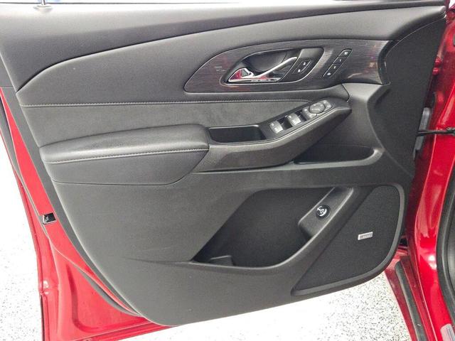 Photo of 2023 Radiant Red Tintcoat Chevrolet Traverse