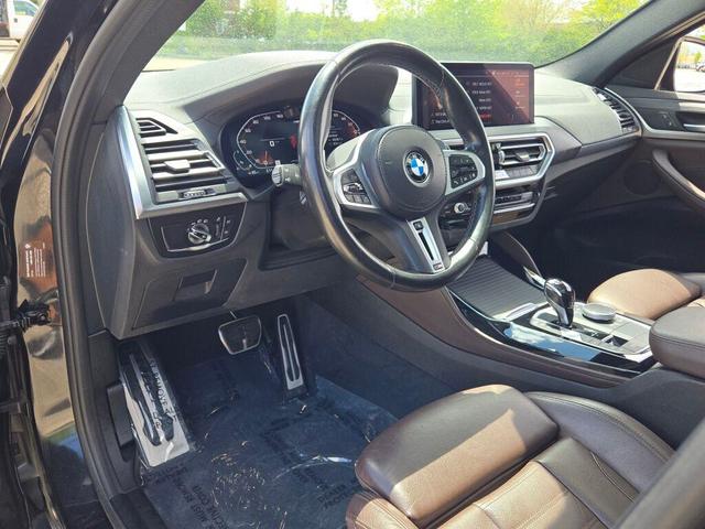 Photo of 2022 Black Sapphire Metallic BMW X4
