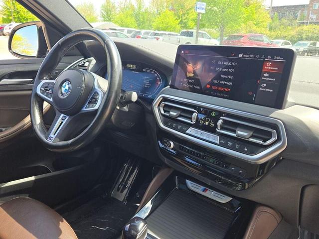 Photo of 2022 Black Sapphire Metallic BMW X4