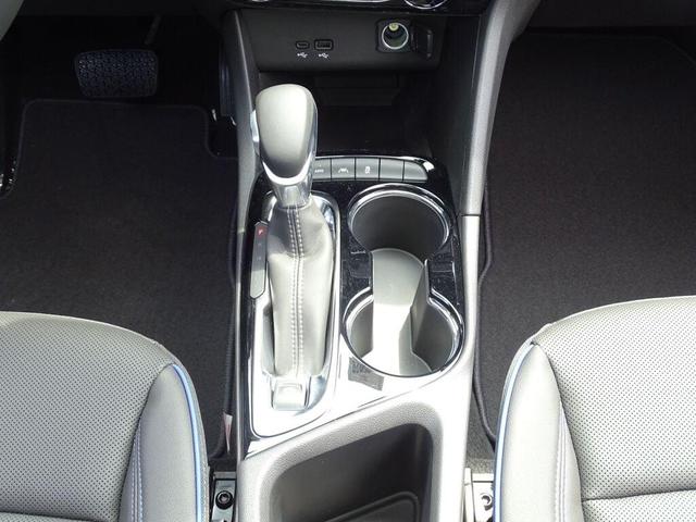 Photo of 2025 Summit White Buick Encore GX