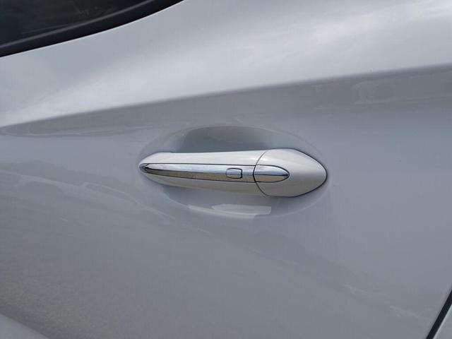 Photo of 2025 Summit White Buick Encore GX