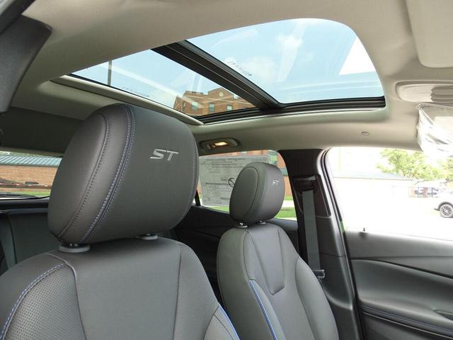 Photo of 2025 Summit White Buick Encore GX
