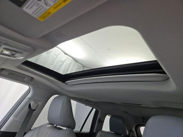 Photo of 2022 Black Toyota Highlander