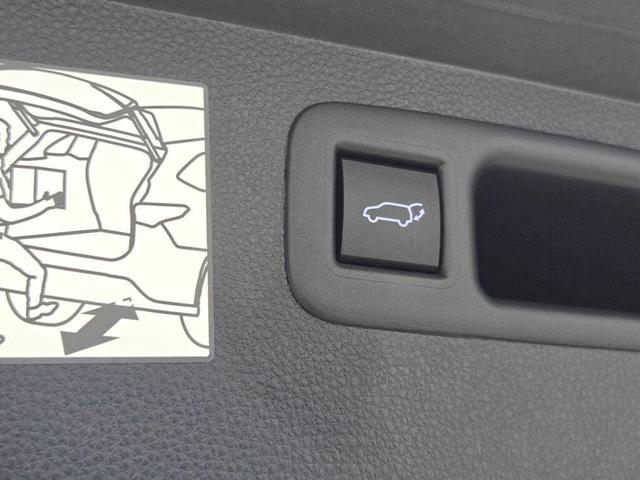 Photo of 2022 Black Toyota Highlander
