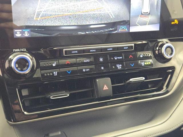 Photo of 2022 Black Toyota Highlander