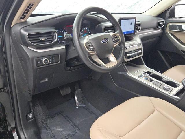 Photo of 2023 Black Metallic Ford Explorer