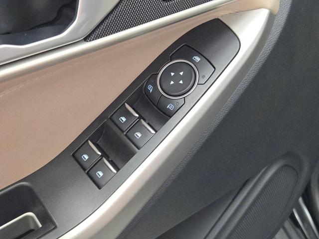 Photo of 2023 Black Metallic Ford Explorer