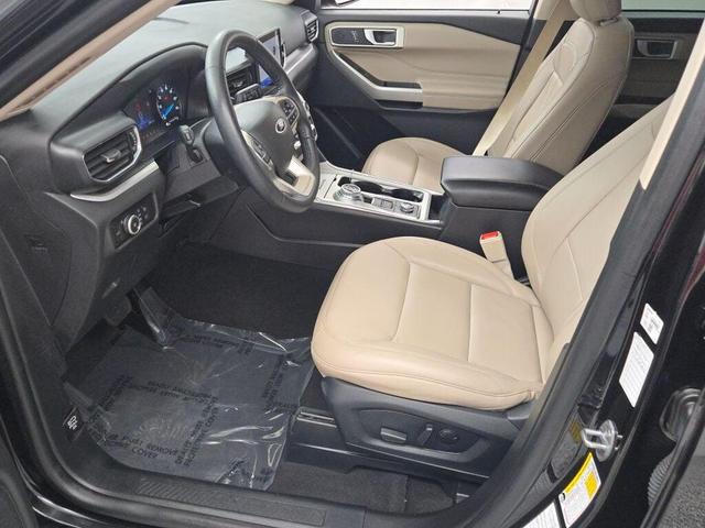 Photo of 2023 Black Metallic Ford Explorer