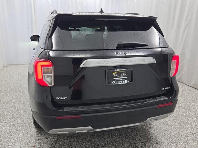 Photo of 2023 Black Metallic Ford Explorer