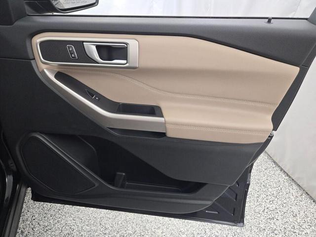 Photo of 2023 Black Metallic Ford Explorer