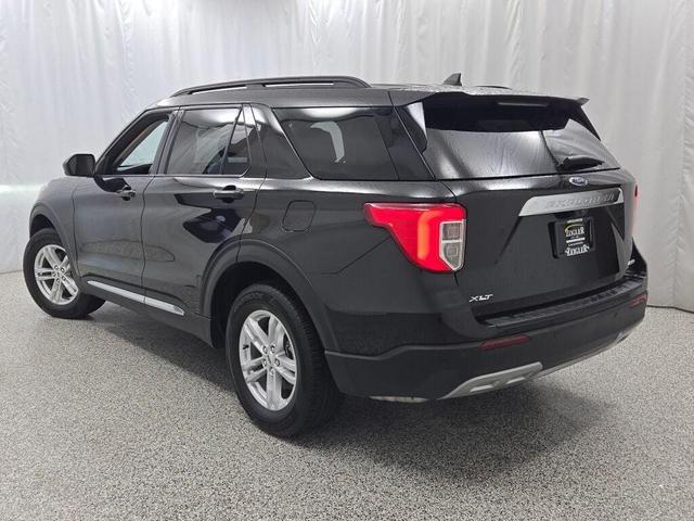 Photo of 2023 Black Metallic Ford Explorer