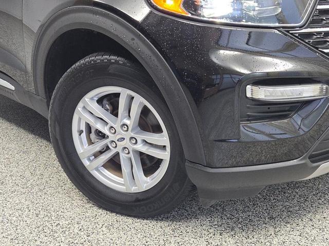 Photo of 2023 Black Metallic Ford Explorer
