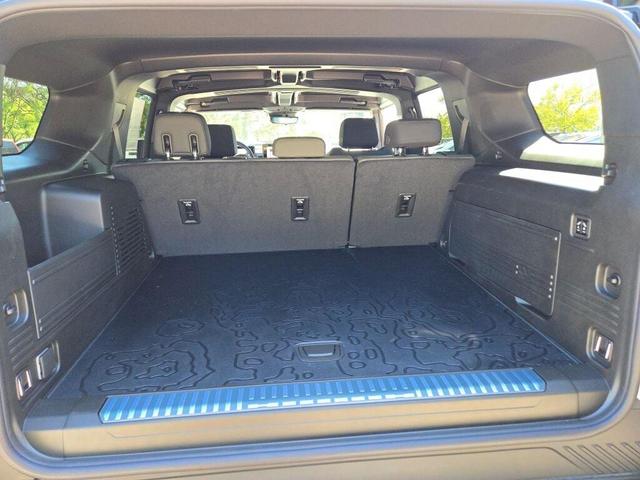 Photo of 2025 Interstellar White GMC HUMMER EV SUV