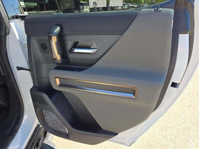 Photo of 2025 Interstellar White GMC HUMMER EV SUV