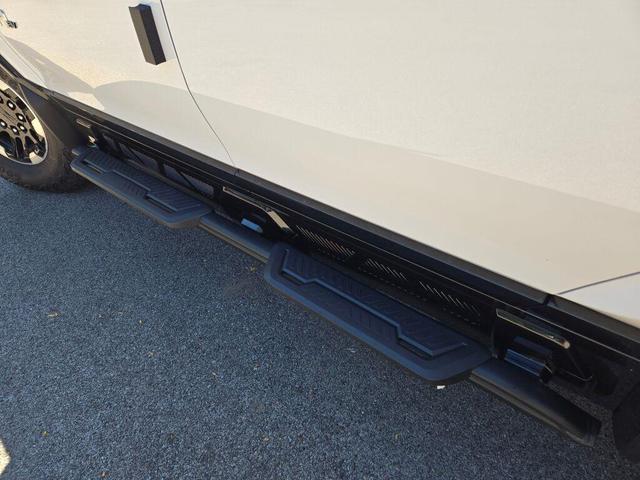 Photo of 2025 Interstellar White GMC HUMMER EV SUV