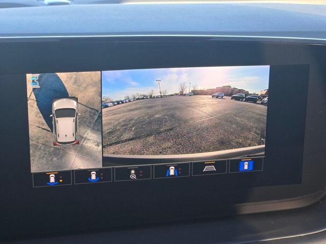 Photo of 2025 Summit White Buick Encore GX