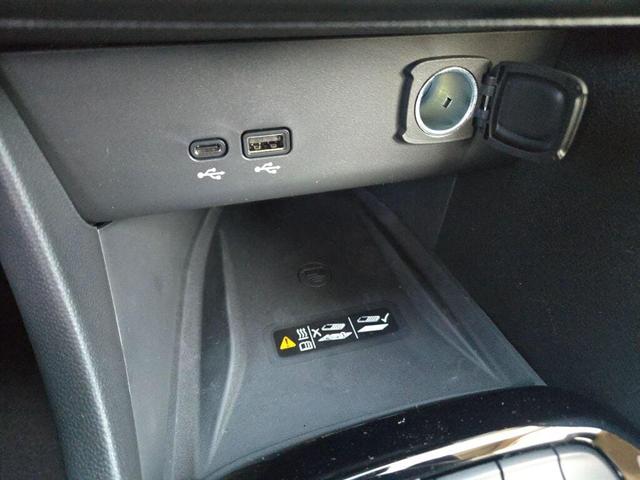 Photo of 2025 Summit White Buick Encore GX
