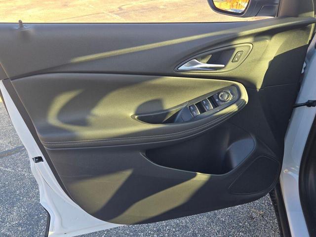 Photo of 2025 Summit White Buick Encore GX