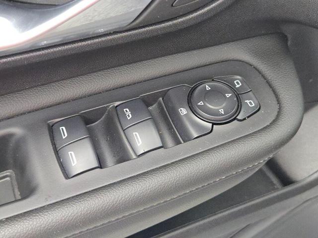 Photo of 2024 Summit White GMC Terrain