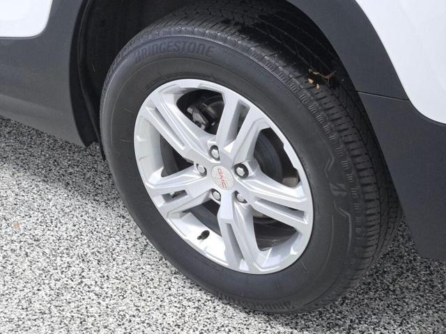 Photo of 2024 Summit White GMC Terrain