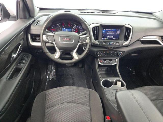 Photo of 2024 Summit White GMC Terrain