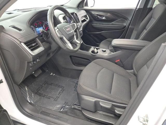 Photo of 2024 Summit White GMC Terrain