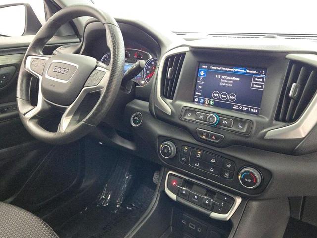 Photo of 2024 Summit White GMC Terrain