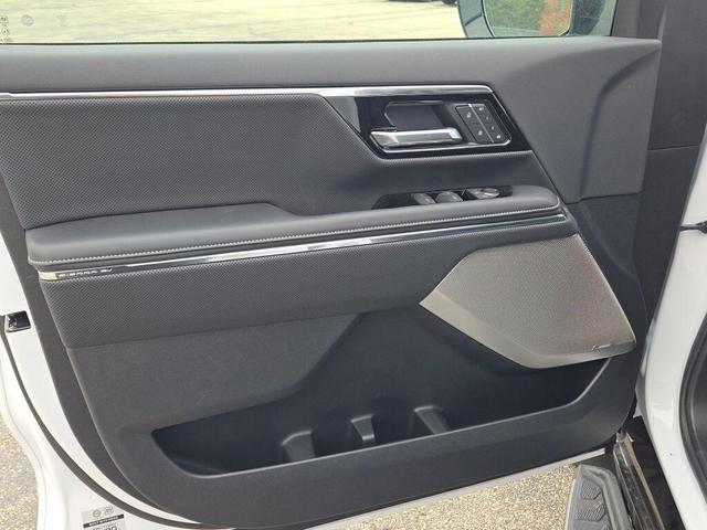 Photo of 2025 Summit White GMC Sierra EV