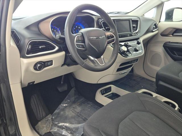 Photo of 2023 Brilliant Black Crystal Pearlcoat Chrysler Voyager