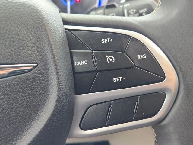 Photo of 2023 Brilliant Black Crystal Pearlcoat Chrysler Voyager