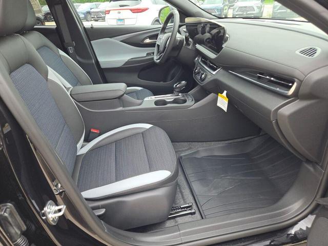 Photo of 2025 Ebony Twilight Metallic Buick Envista