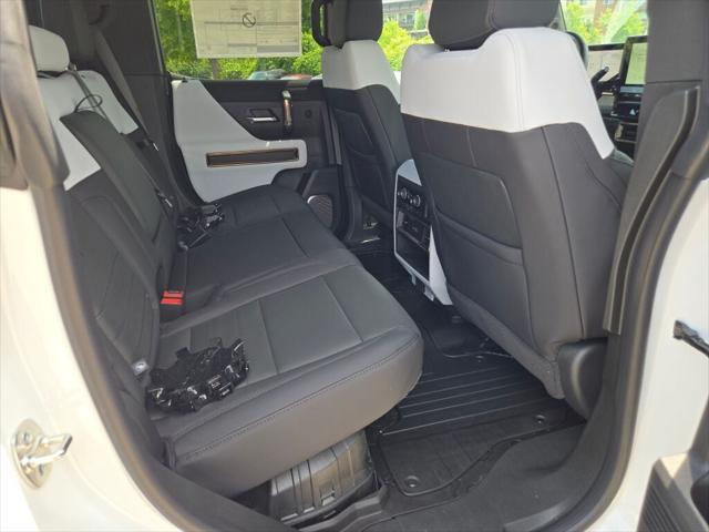 Photo of 2025 Interstellar White GMC HUMMER EV Pickup