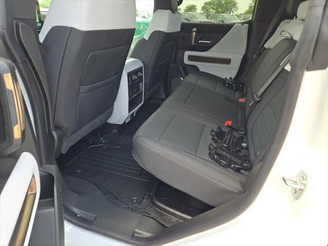 Photo of 2025 Interstellar White GMC HUMMER EV Pickup