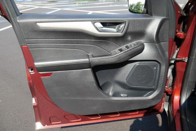 Photo of 2021 Bronze Ford Escape