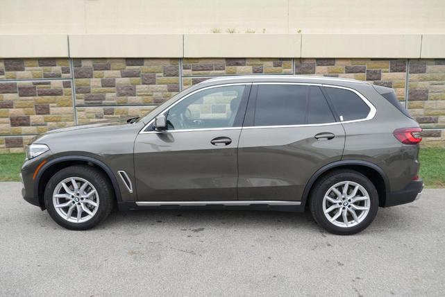 Photo of 2021 Manhattan Green Metallic BMW X5