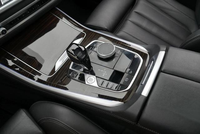 Photo of 2021 Manhattan Green Metallic BMW X5