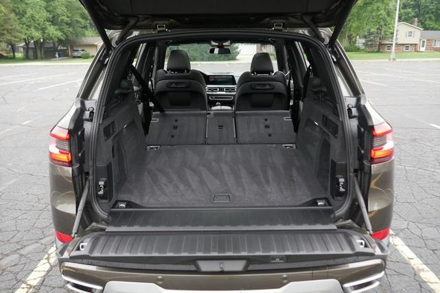 Photo of 2021 Manhattan Green Metallic BMW X5