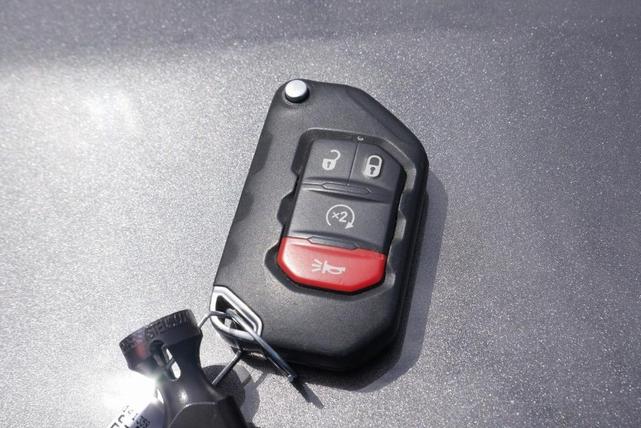 Photo of 2018 Granite Crystal Clearcoat Metallic Jeep Wrangler Unlimited