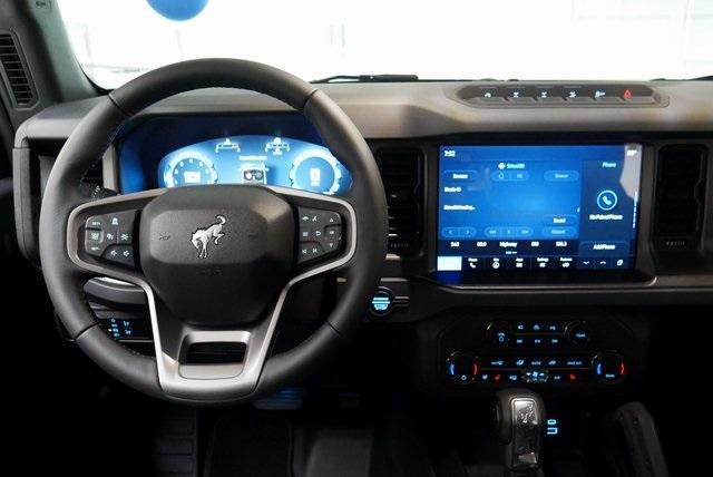 Photo of 2025 Azure Gray Metallic Ford Bronco